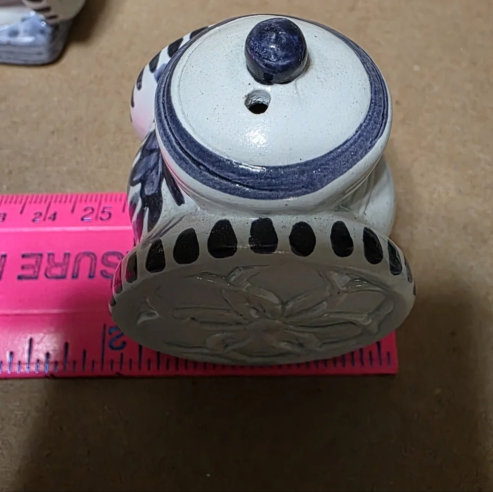 Vtg Coffee Grinder Salt And Pepper Shaker Set #152